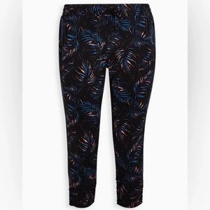 Torrid Crop Classic Fit Jogger Stretch Challis Mid-Rise Pant Size 2